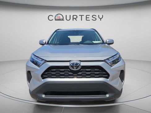 Certified 2025 Toyota RAV4 XLE w/ Convenience Package FWD image 8