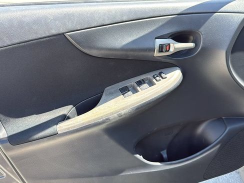 Used 2013 Toyota Corolla S FWD image 19