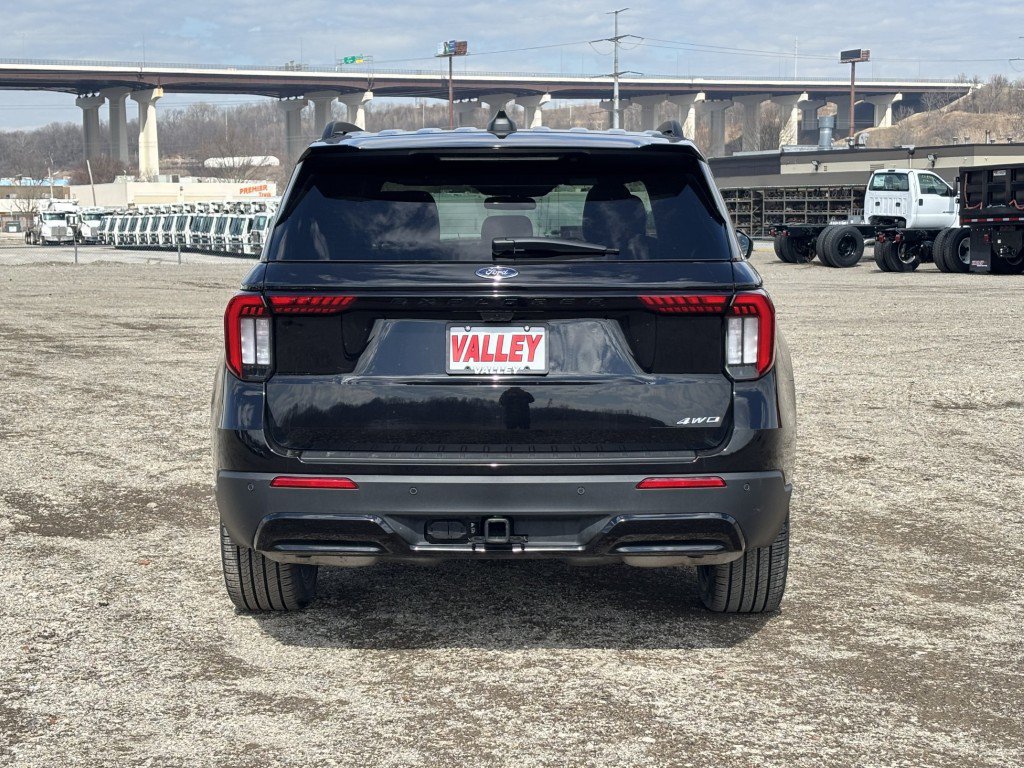 New 2026 Ford Explorer ST-Line w/ ST-Line Street Pack AWD/4WD image 8
