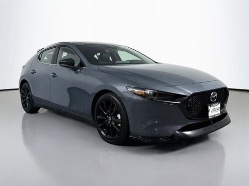 Used 2021 MAZDA MAZDA3 Hatchback w/Premium Plus Pkg AWD/4WD image 4