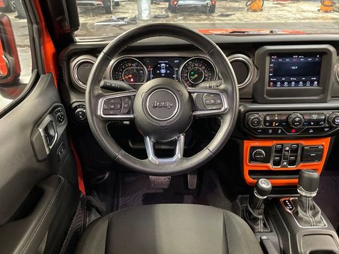 Certified 2020 Jeep Gladiator Overland w/ LED Lighting Group image 14