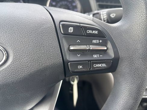 Used 2020 Hyundai Elantra SE FWD image 14