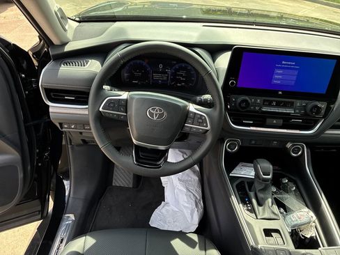 New 2026 Toyota Grand Highlander Limited image 21