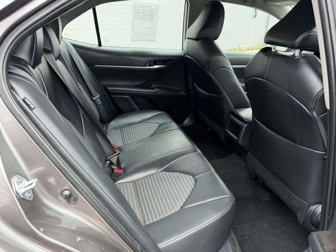 Used 2024 Toyota Camry SE image 12