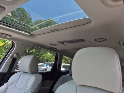 Used 2025 Kia Telluride S FWD image 21