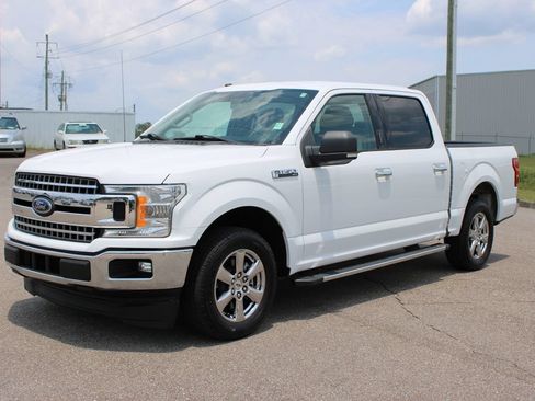 Used 2018 Ford F150 XLT w/ Equipment Group 301A Mid RWD image 2
