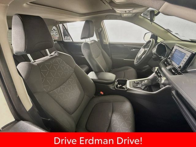 Certified 2020 Toyota RAV4 XLE w/ Convenience Package AWD/4WD image 24