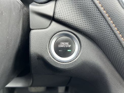 Used 2021 Chevrolet Equinox Premier FWD image 17
