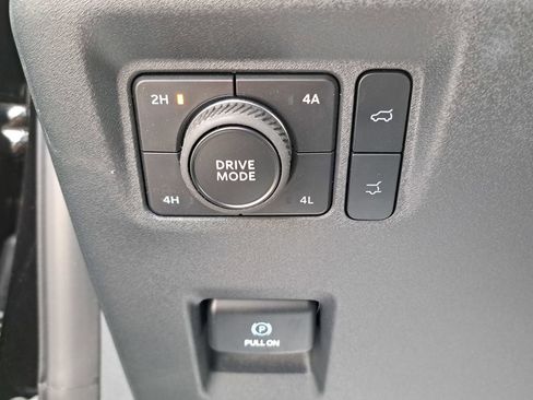 New 2026 Ford Expedition Platinum w/ Driver's Package AWD/4WD image 11