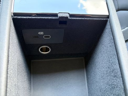 Used 2025 Volvo XC90 B5 Plus w/ Protection Package Premier image 20