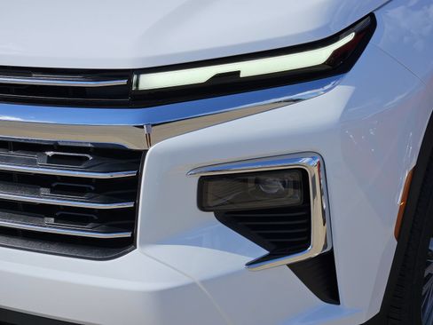 New 2027 Chevrolet Traverse LT FWD image 10