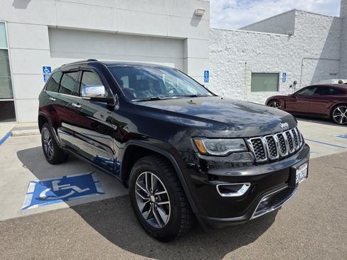 Used 2018 Jeep Grand Cherokee Limited w/ Luxury Group II AWD/4WD image 6