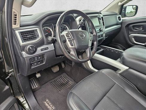 Used 2019 Nissan Titan PRO-4X AWD/4WD image 10