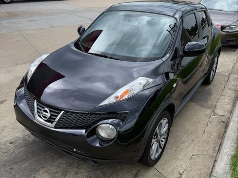 Used 2011 Nissan Juke SV FWD image 2