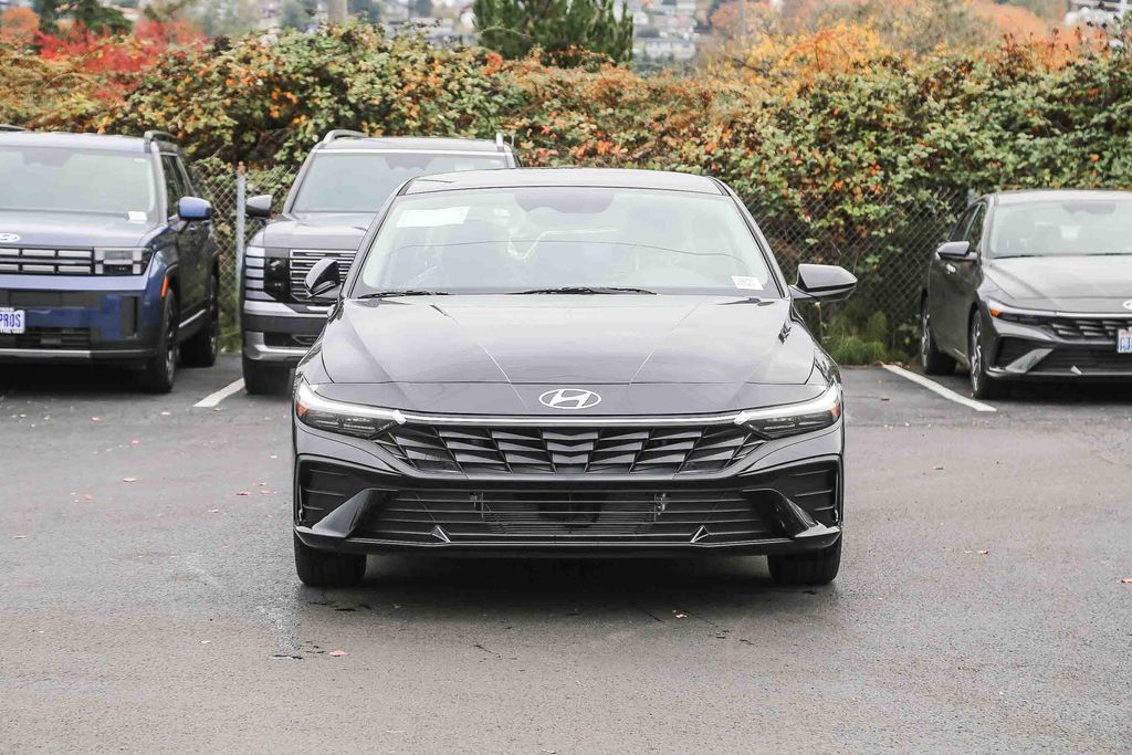 New 2026 Hyundai Elantra Hybrid w/ Cargo Package FWD image 3