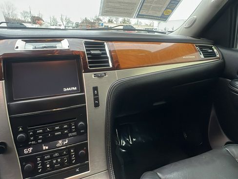 Used 2012 Cadillac Escalade Platinum image 13
