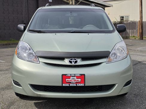 Used 2008 Toyota Sienna LE image 2