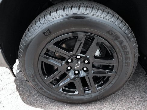 Used 2025 Chevrolet Silverado 1500 RST AWD/4WD image 9