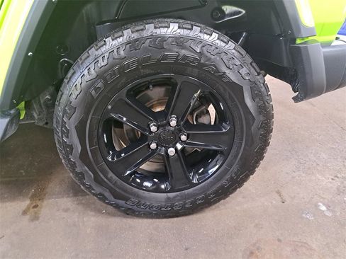 Used 2021 Jeep Wrangler Unlimited Sahara w/ Uconnect 4C Nav & Sound Group image 30