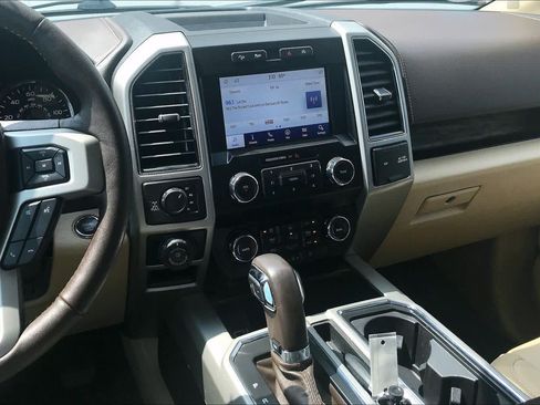 Used 2019 Ford F150 Lariat AWD/4WD image 7