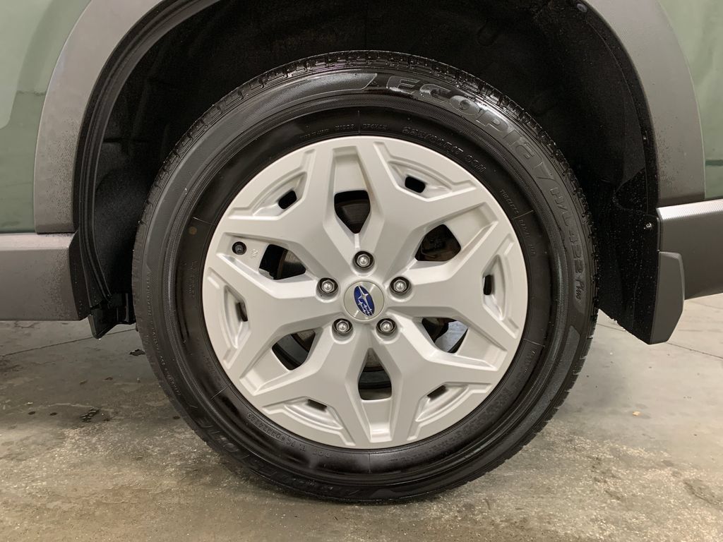 Used 2022 Subaru Forester AWD/4WD image 5