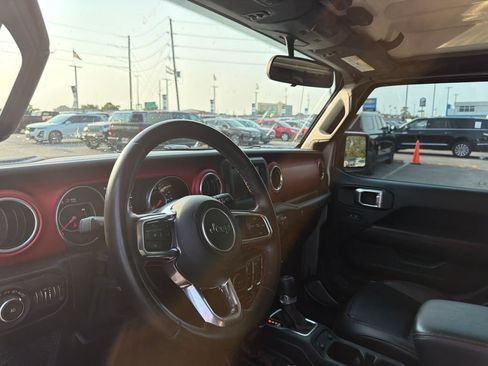 Used 2018 Jeep Wrangler Unlimited Rubicon AWD/4WD image 12