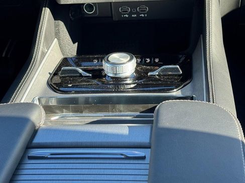 New 2026 Jeep Grand Wagoneer Limited AWD/4WD image 12