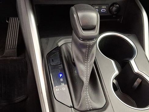 Used 2023 Toyota Highlander L image 14