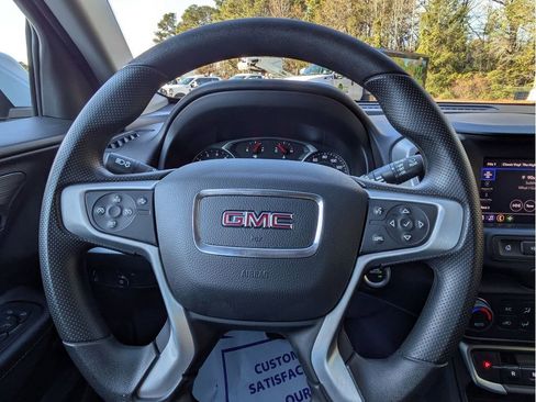 Used 2022 GMC Terrain SLE w/ Driver Convenience Package image 16