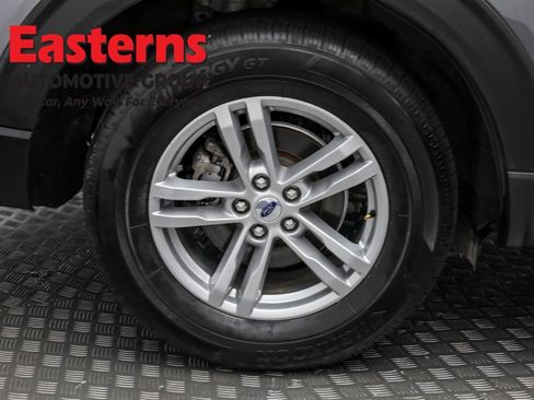 Used 2022 Ford Explorer XLT w/ Equipment Group 202A image 30