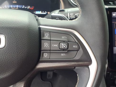 Used 2023 Jeep Grand Cherokee L Limited AWD/4WD image 22