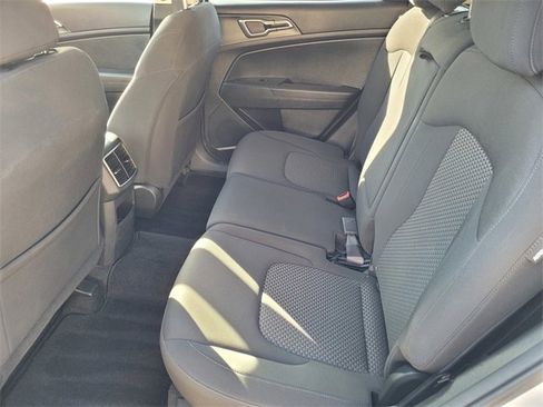 Used 2024 Kia Sportage LX image 8