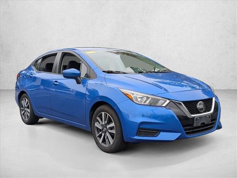 Used 2021 Nissan Versa SV image 3