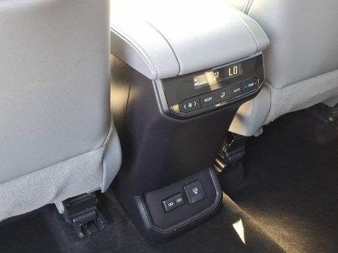 Certified 2024 Toyota Highlander Limited AWD/4WD image 21