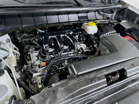 Used 2025 Nissan Pathfinder SV image 34