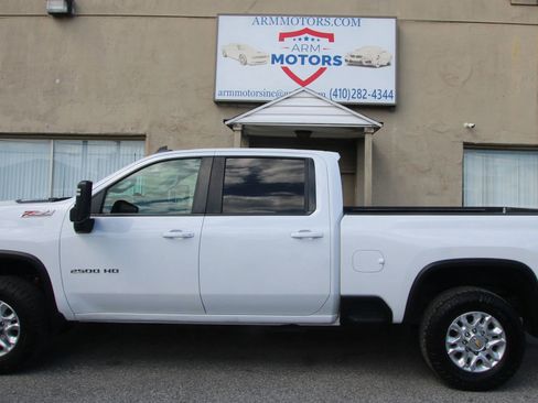 Used 2022 Chevrolet Silverado 2500 LT w/ Convenience Package AWD/4WD image 5