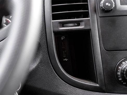 Used 2023 Mercedes-Benz Metris image 23