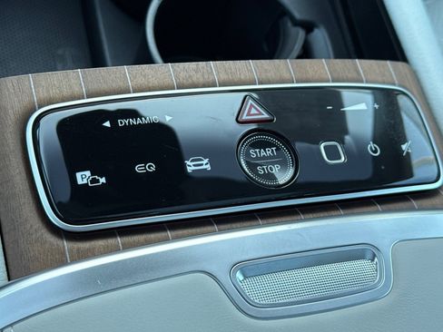 Used 2022 Mercedes-Benz EQS 580 4MATIC Sedan image 16