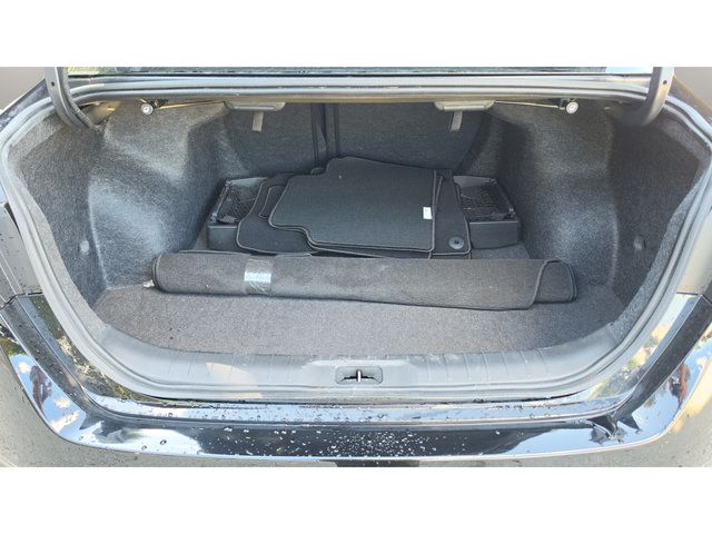 Used 2024 Nissan Altima 2.5 SV FWD image 15