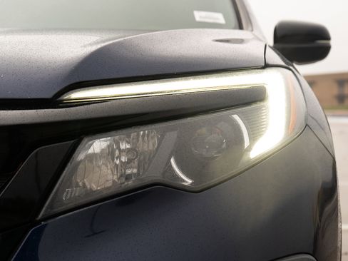 Certified 2022 Honda Pilot Sport image 11