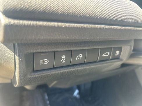 Used 2025 Toyota Camry LE image 32