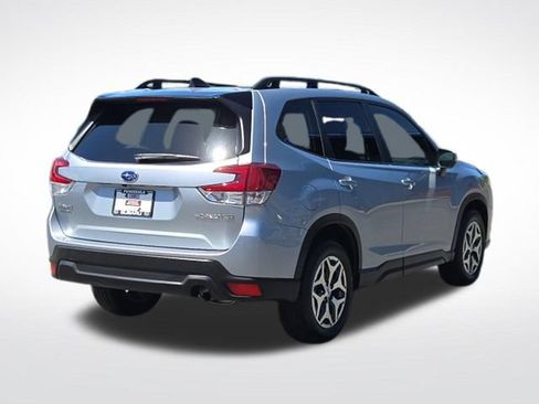 Used 2024 Subaru Forester Premium AWD/4WD image 8