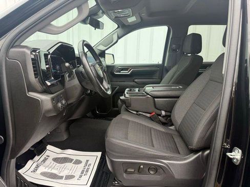 Used 2025 Chevrolet Silverado 1500 LT RWD image 6