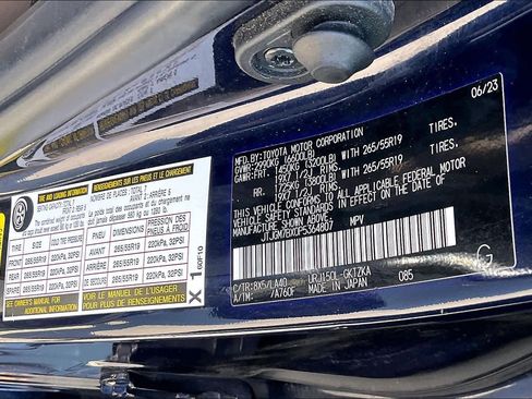 Used 2023 Lexus GX 460 Luxury w/ Accessory Package AWD/4WD image 34
