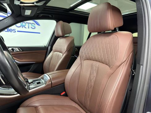 Used 2021 BMW X5 M50i AWD/4WD image 11
