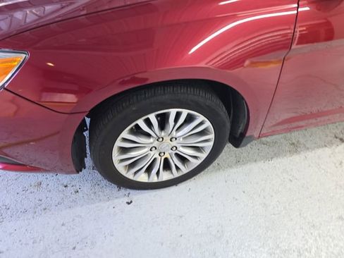 Used 2013 Chrysler 200 Limited image 9