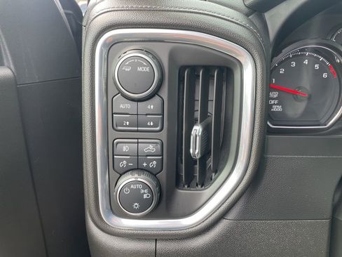 Used 2022 Chevrolet Silverado 1500 RST image 24