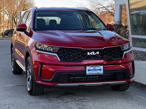 Used 2022 Kia Sorento S image 2