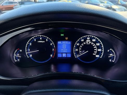 Used 2013 Hyundai Genesis 3.8 RWD image 29