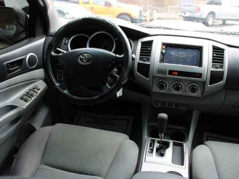 Used 2011 Toyota Tacoma PreRunner w/ TRD Sport Pkg w/JBL Audio image 9